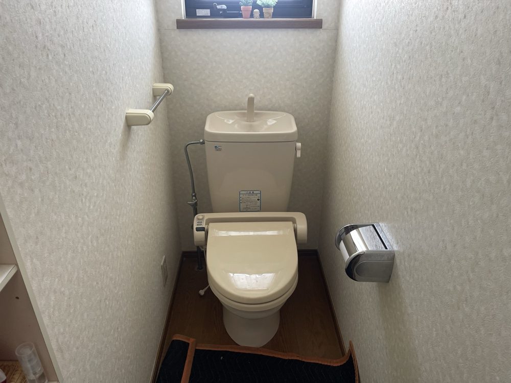 節水型トイレへ交換し使い勝手を向上（施工前）